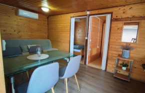 Počitniška hiška v kampu Moravskih Toplic& vključeni dve kopalni karti na dan